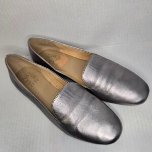 NATURALIZER Emiline Metallic Silver Leather Loafers Flats Women's Size 7.5M